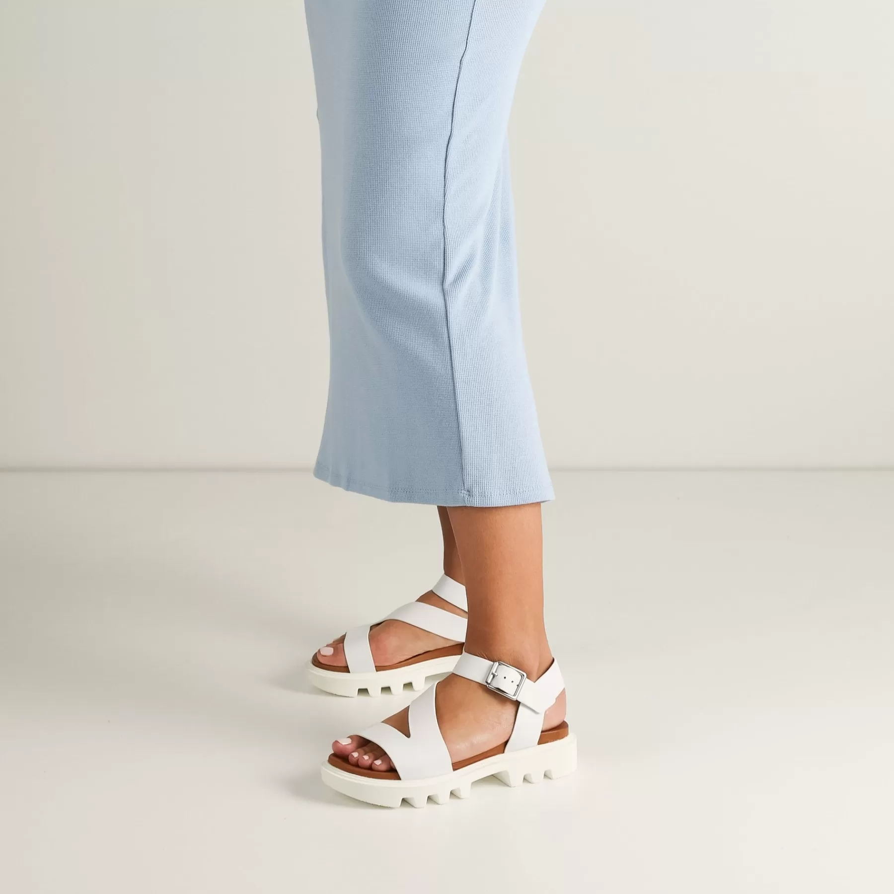 New EOS Footwear FLIGHER PLATFORM SANDALS LEATHER White